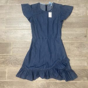 Worn once- no longer has the tags on it. Draper James Chambray Faux Wrap Dress